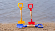 Load image into Gallery viewer, Personalized Beach shovel for kids, Engraved Beach shovels, sand shovels, party favors beach wedding, Sandbox shovels
