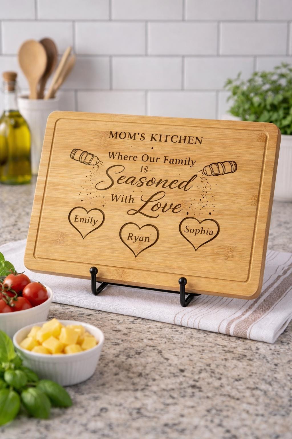 Personalized Mom Cutting Board - personalization example